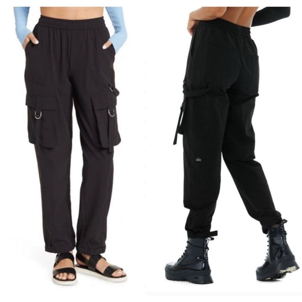 Alo Yoga High-Waist City Wise Cargo Pant - Picture 2 of 9
